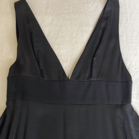 Moulinette Soeurs Whitney Satin V-Neck Asymmetric Black Dress FINAL PRICE - Picture 6 of 7